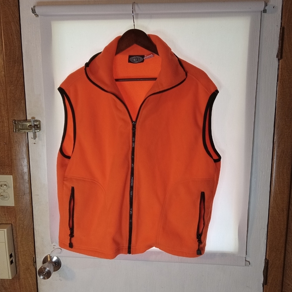 WFS hunters orange vest. Box 14 - Picture 2 of 4